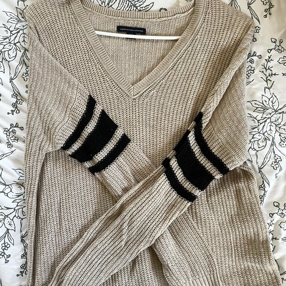 American Eagle Sweater - Picture 2 of 2